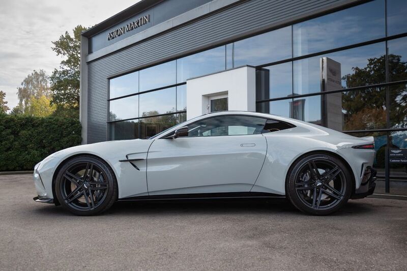 Gebraucht Aston Martin Vantage 666 PS (489 kW) 2024 Grau Coupé