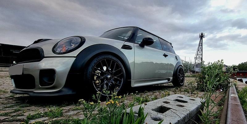 Silber Gebraucht 2006 Mini John Cooper Works Kleinwagen | 12.500 € (Guter Preis) - Bild 1/4