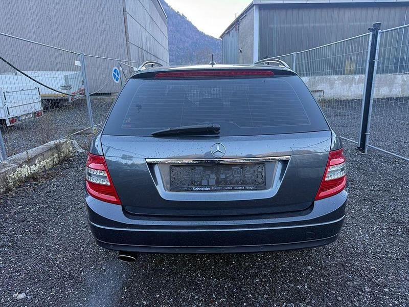 Gebraucht Mercedes C200 136 PS (100 kW) 2010 Grau Limousine