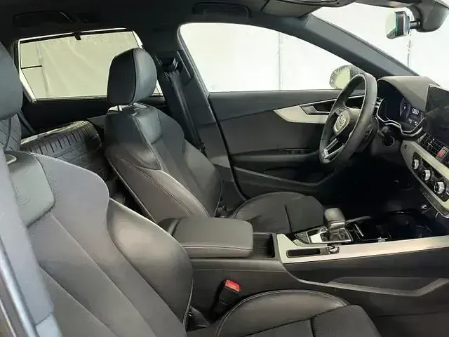 Gebraucht Audi A4 S-Line 163 PS (119 kW) 2023 Grau Kombi