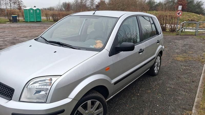 Gebraucht Ford Fusion Ambiente 101 PS (74 kW) 2003 Silber Kleinwagen