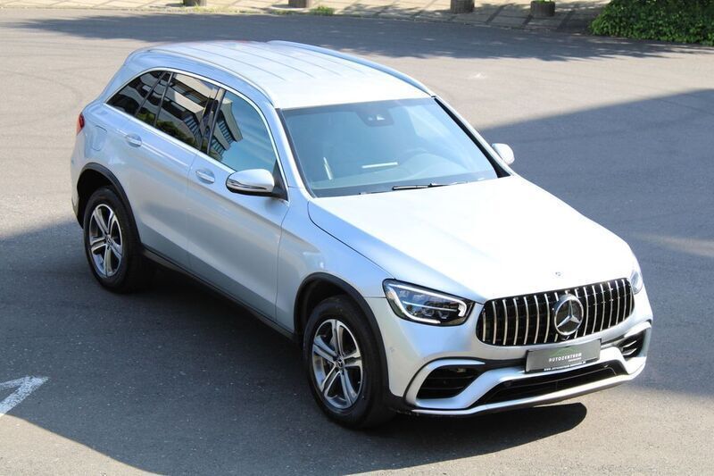 Hightechsilber metallic Gebraucht 2022 Mercedes GLC63 AMG AMG SUV | 39.990 € - Bild 1/4