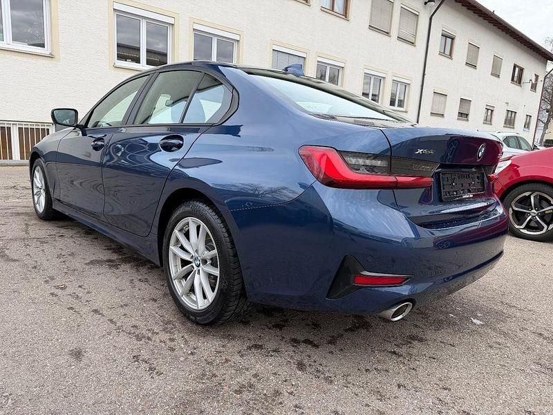 Gebraucht BMW 320 Sport Line 190 PS (139 kW) 2021 Blau Limousine