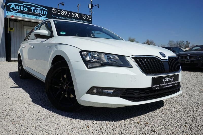 Weiß Gebraucht 2018 Skoda Superb Active Kombi | 19.950 € (Fairer Preis) - Bild 1/3