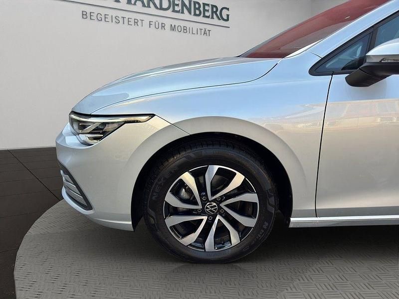 Gebraucht VW Golf VIII Active 150 PS (110 kW) 2022 Silber Kombi