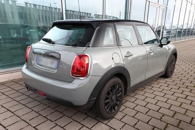 Moonwalk grey moonwalk grey Gebraucht 2018 Mini Cooper D Pepper Kleinwagen | 14.213 € (Fairer Preis) - Bild 1/4