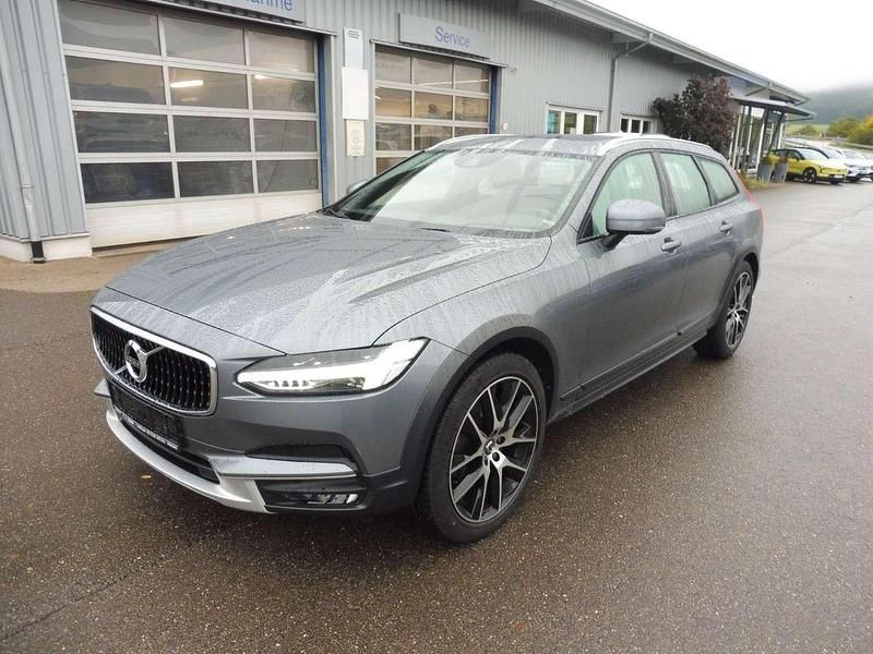 Grau Gebraucht 2017 Volvo V90 CC Pro Kombi | 24.900 € (Guter Preis) - Bild 1/4