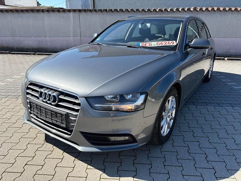 Grau Gebraucht 2015 Audi A4 Attraction Kombi | 8.999 € (Superpreis) - Bild 1/4