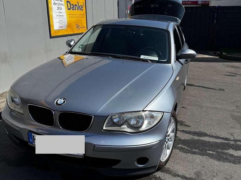 Grau Gebraucht 2005 BMW 116 Kleinwagen | 2.400 € (Etwas zu teuer) - Bild 1/4