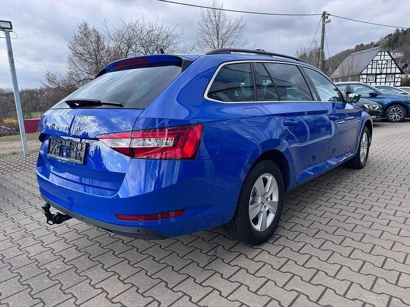Gebraucht Skoda Superb Style 150 PS (110 kW) 2023 Blau Kombi