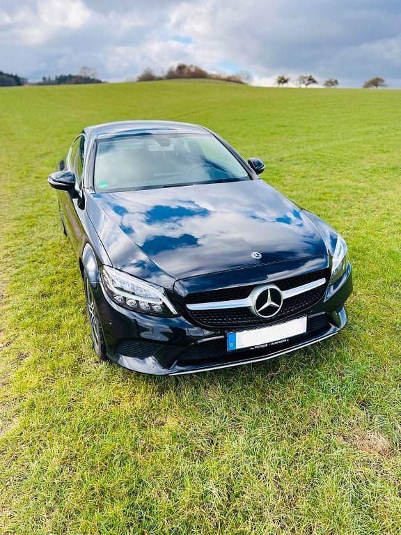 Schwarz Gebraucht 2018 Mercedes C180 Coupé | 22.000 € (Guter Preis) - Bild 1/4