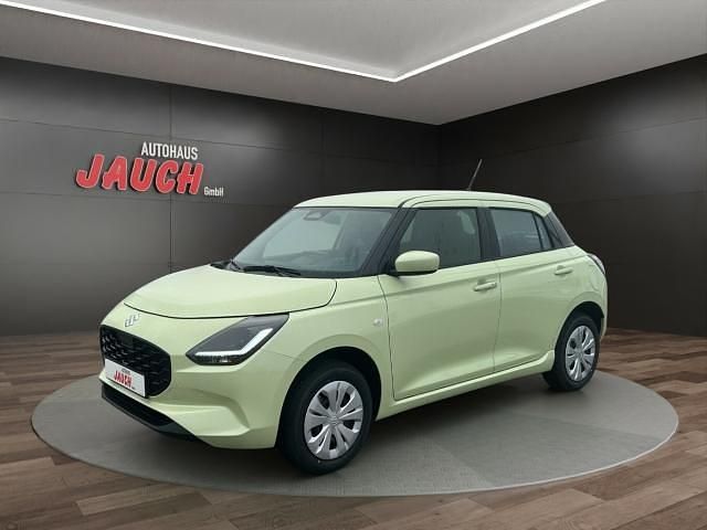 Cool yellow metallic Neu 2025 Suzuki Swift Club Kleinwagen | 18.990 € - Bild 1/4