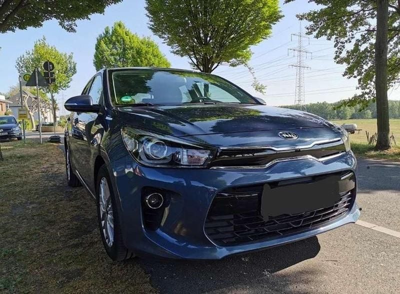 Blau Gebraucht 2017 Kia Rio DREAM-TEAM Edition Kleinwagen | 9.000 € (Fairer Preis) - Bild 1/4