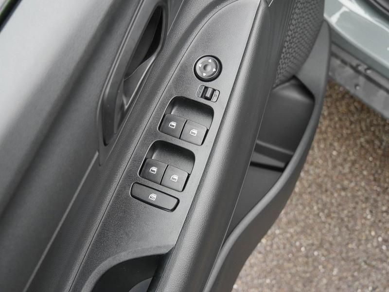 Neu Hyundai Bayon Select 74 PS (54 kW) 2026 Mangrove green SUV