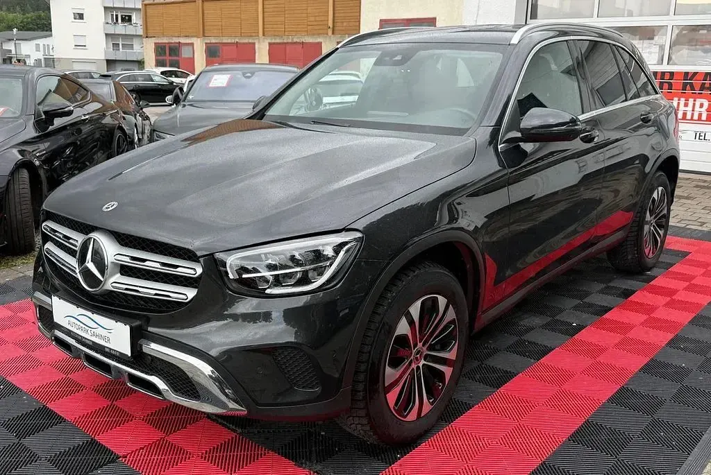 Gebraucht Mercedes GLC300 211 PS (155 kW) 2022 Grau SUV