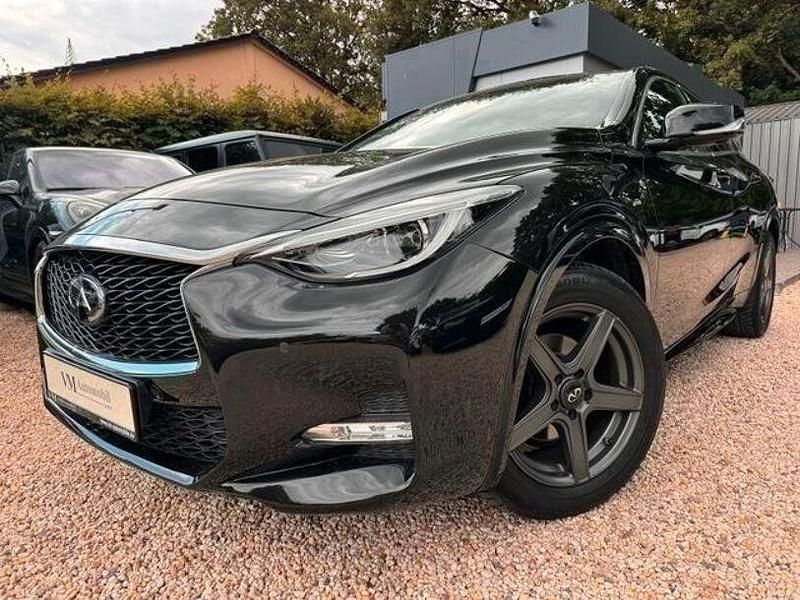 Gebraucht Infiniti Q30 156 PS (114 kW) 2019 Schwarz Limousine