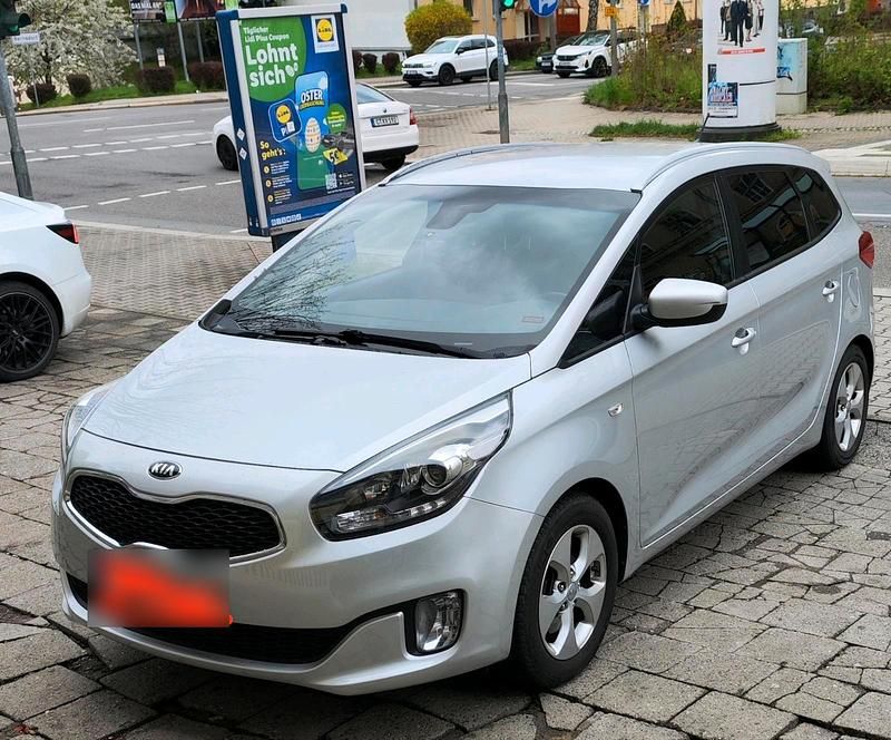 Gebraucht Kia Carens 136 PS (100 kW) 2015 Silber Van / Kleinbus