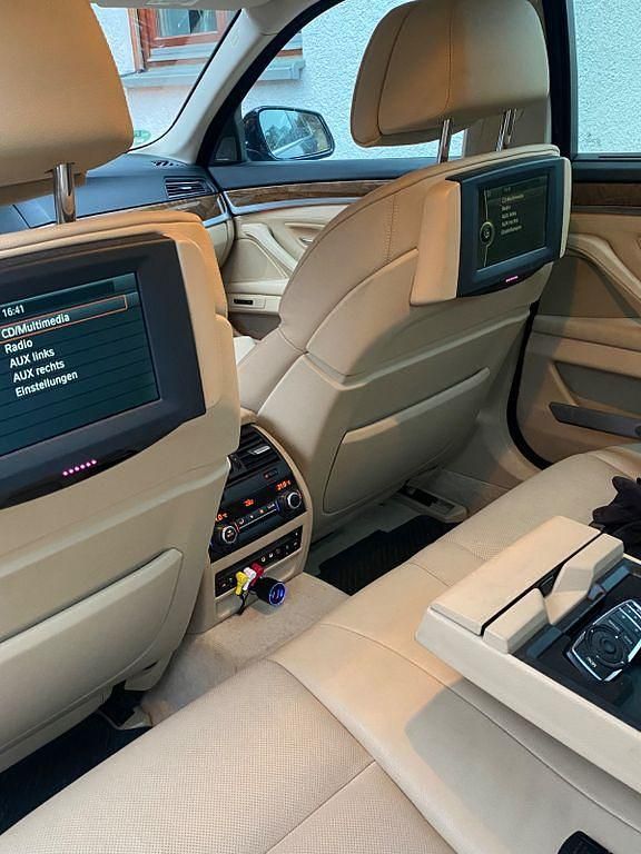 Gebraucht BMW 535 Sport Line 306 PS (225 kW) 2010 Blau Limousine