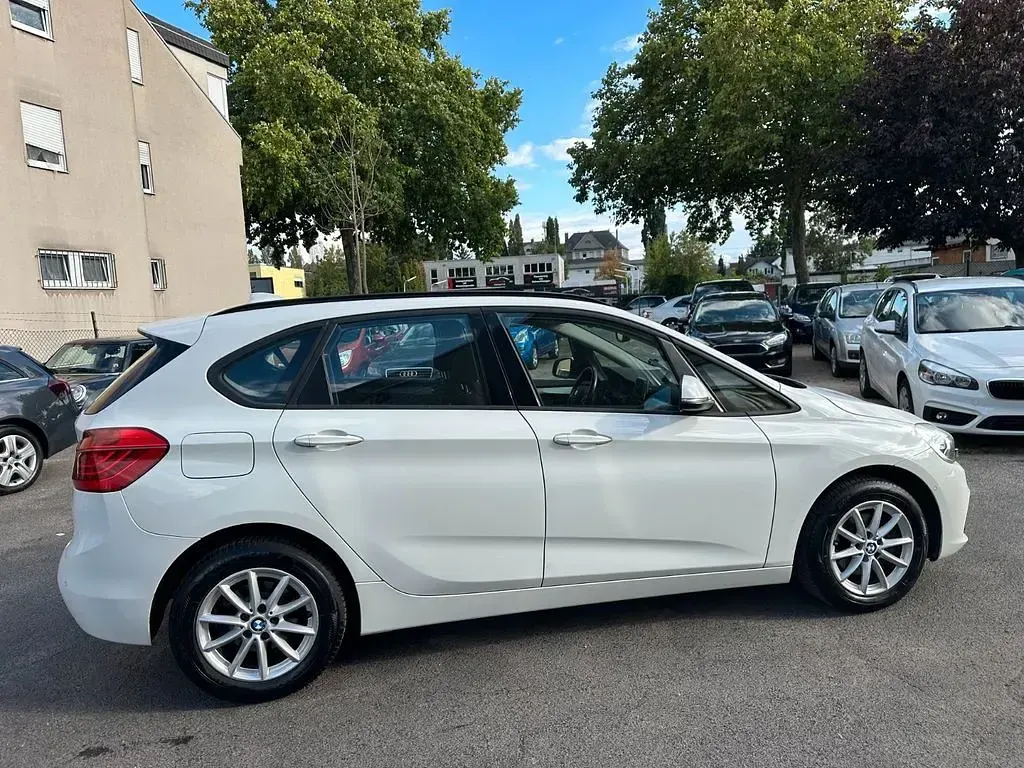 Gebraucht BMW 216 Active Tourer Advantage 116 PS (85 kW) 2016 Weiß Van / Kleinbus