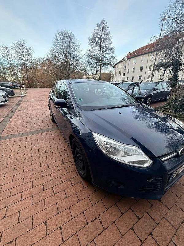 Blau Gebraucht 2012 Ford Focus Kombi | 3.300 € (Guter Preis) - Bild 1/4