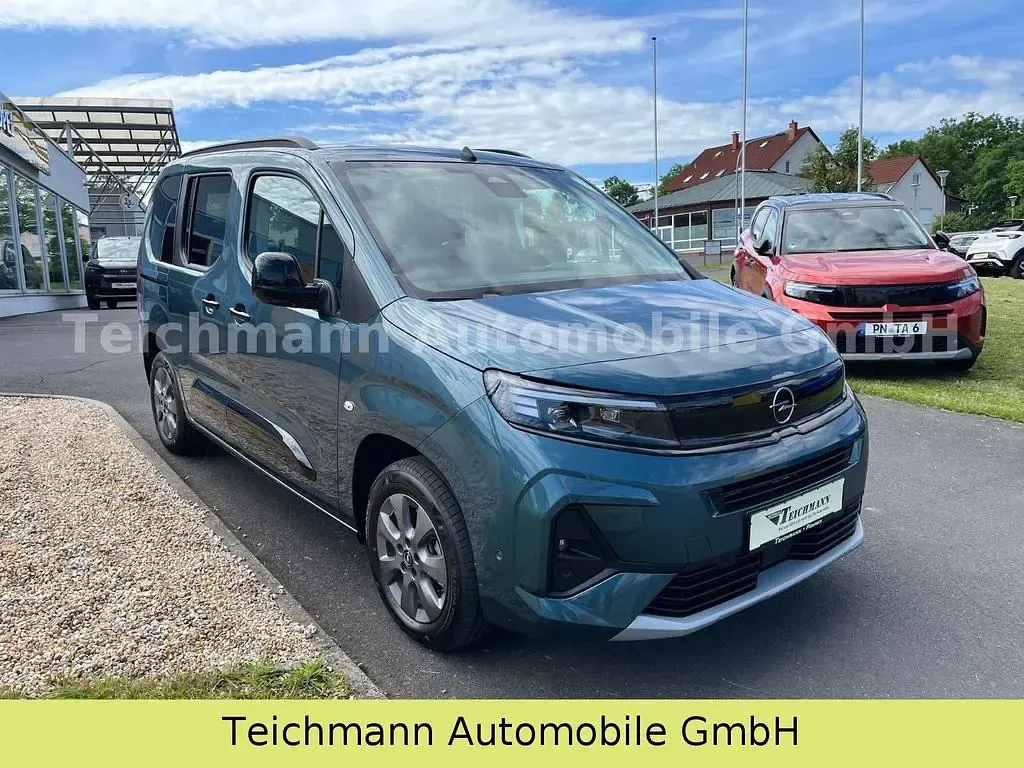 Neu Opel Combo Life 131 PS (96 kW) 2026 Blau Van / Kleinbus