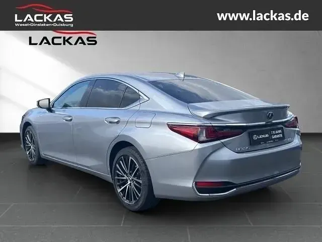 Neu Lexus ES300H Business Edition 218 PS (160 kW) 2026 Silber Limousine