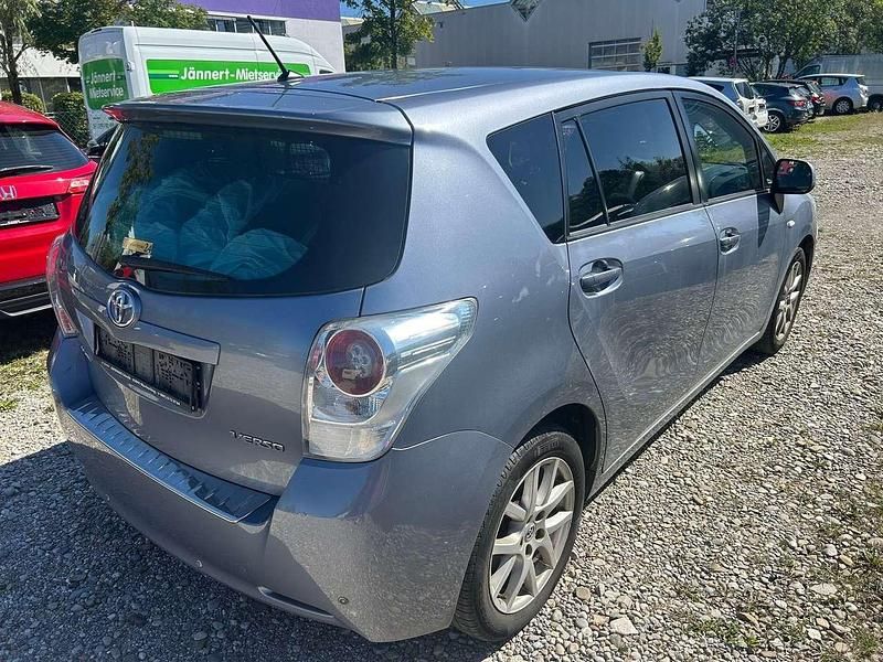 Gebraucht Toyota Verso Travel 126 PS (92 kW) 2012 Blue metallic Van / Kleinbus