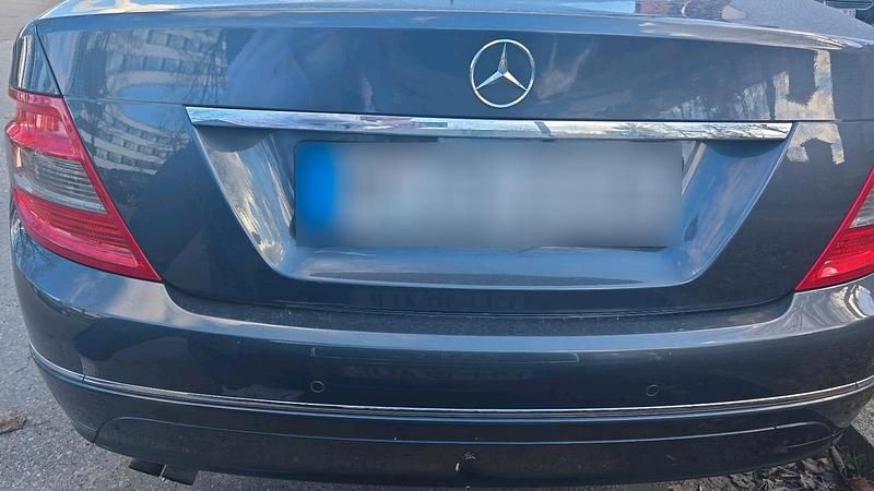 Gebraucht Mercedes C180 156 PS (114 kW) 2010 Grau Limousine