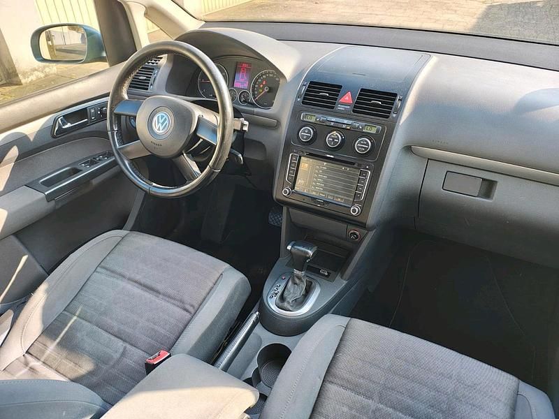 Gebraucht VW Touran 105 PS (77 kW) 2006 Blau Van / Kleinbus