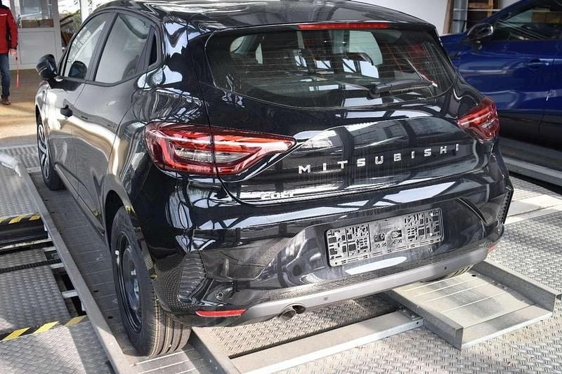 Neu Mitsubishi Colt Basis 67 PS (49 kW) 2025 Onyxschwarz Kleinwagen