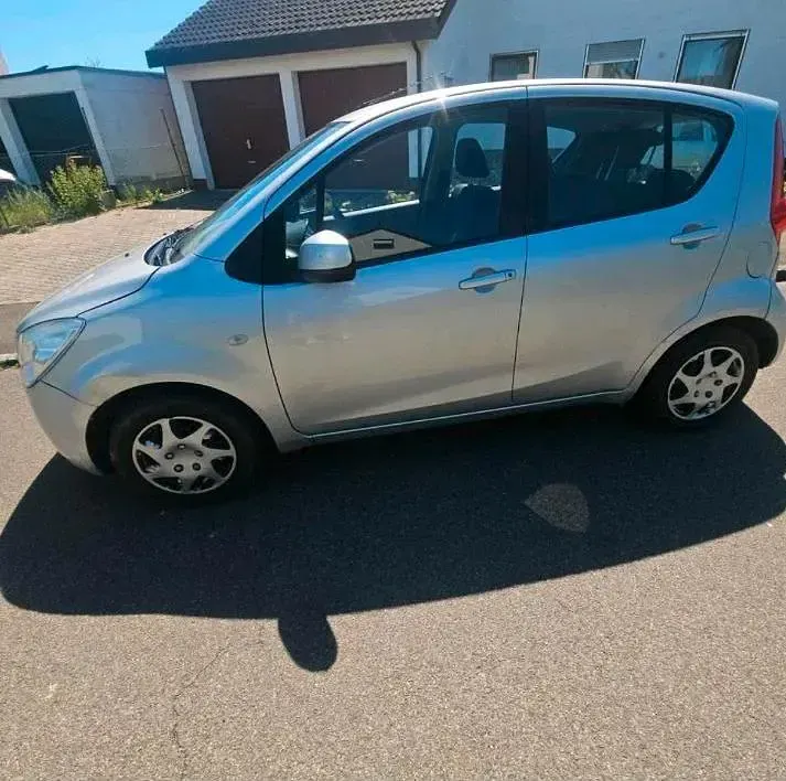 Gebraucht Opel Agila 86 PS (63 kW) 2010 Silber Kleinwagen