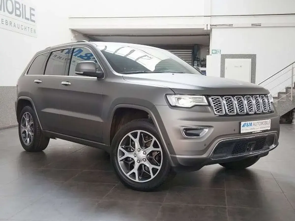 Gebraucht Jeep Grand Cherokee Overland 250 PS (183 kW) 2020 Grau SUV