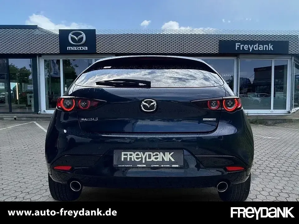 Używany Mazda 3 Selection 180 KM (132 kW) 2021 Niebieski Sedan/Limuzyna