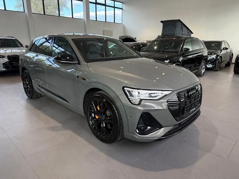 Gebraucht Audi e-tron Black Edition 300 kW (408 PS) 2022 Grau SUV