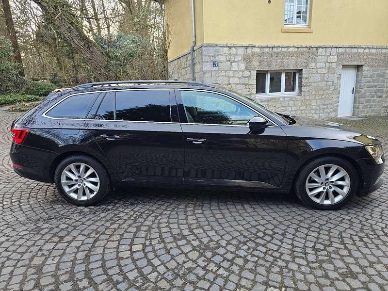 Gebraucht Skoda Superb Ambition 120 PS (88 kW) 2018 Schwarz Kombi