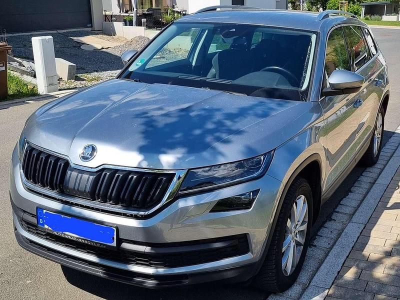 Grau Gebraucht 2020 Skoda Kodiaq Style SUV | 26.500 € (Guter Preis) - Bild 1/4