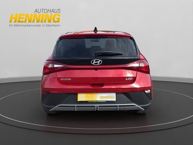 Neu Hyundai i20 58 PS (42 kW) 2025 Rot Limousine