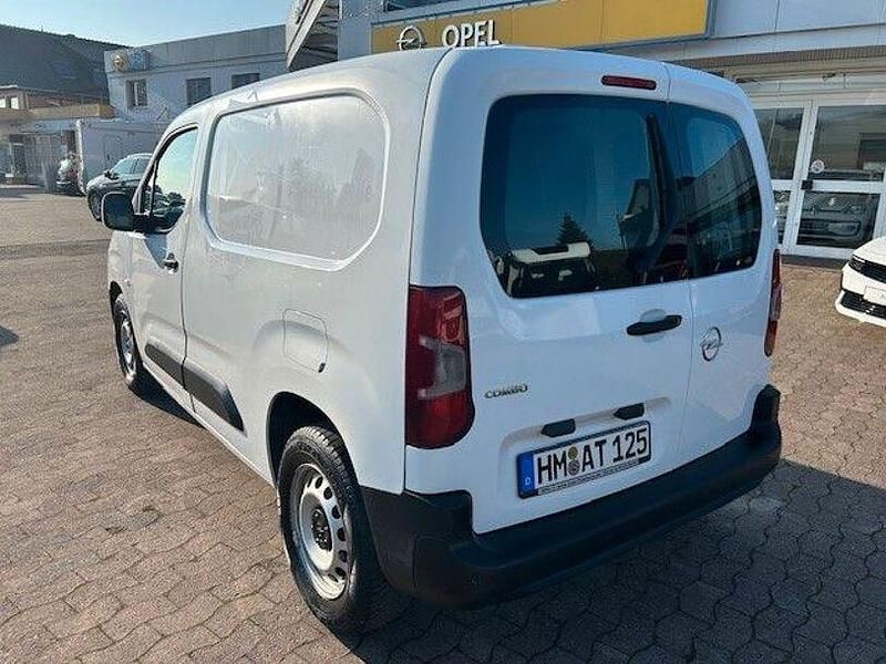 Gebraucht Opel Combo Edition 102 PS (75 kW) 2020 Weiß Van / Kleinbus