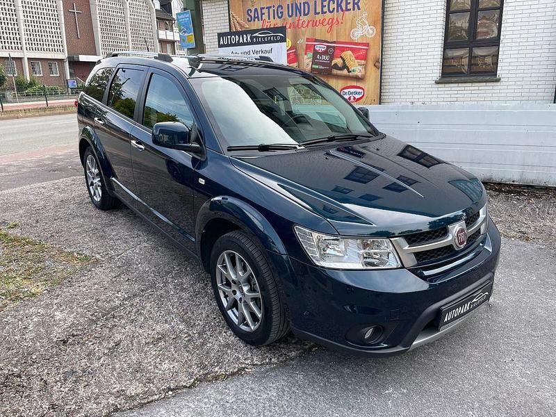 Blau Gebraucht 2015 Fiat Freemont Lounge SUV | 9.750 € (Guter Preis) - Bild 1/4