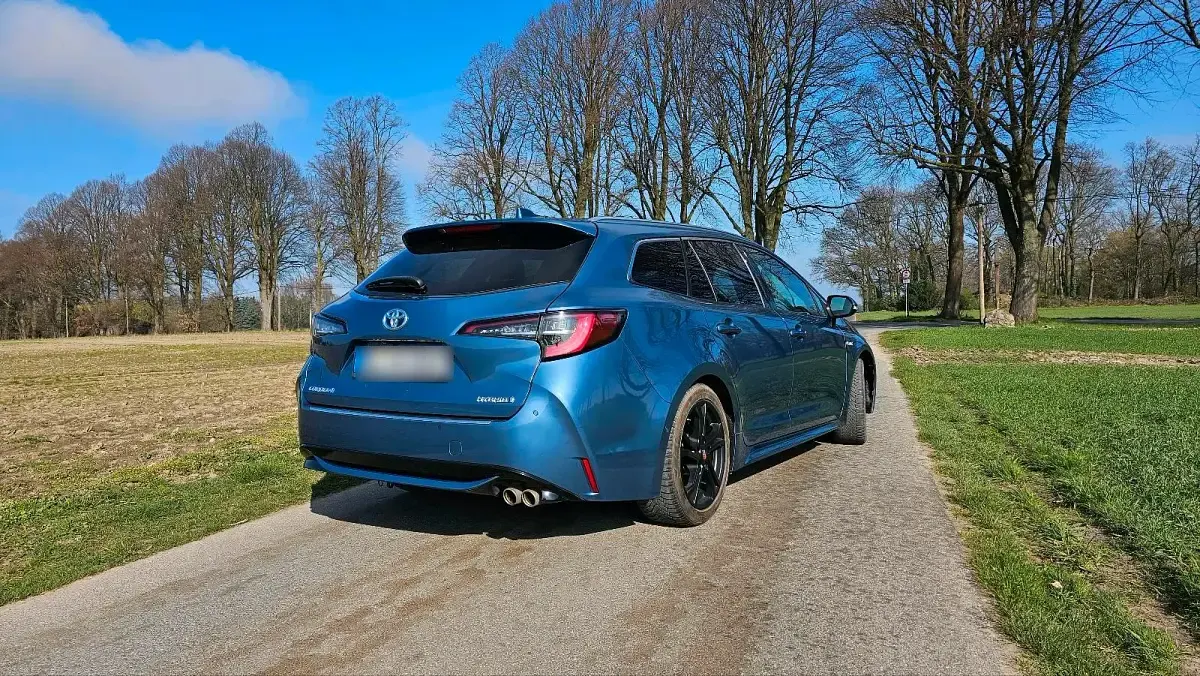 Gebraucht Toyota Corolla Hybrid Lounge 2019 Blau Kombi