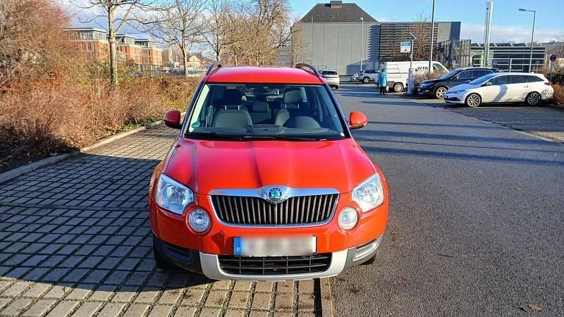 Rot Gebraucht 2011 Skoda Yeti SUV | 4.500 € (Superpreis) - Bild 1/4