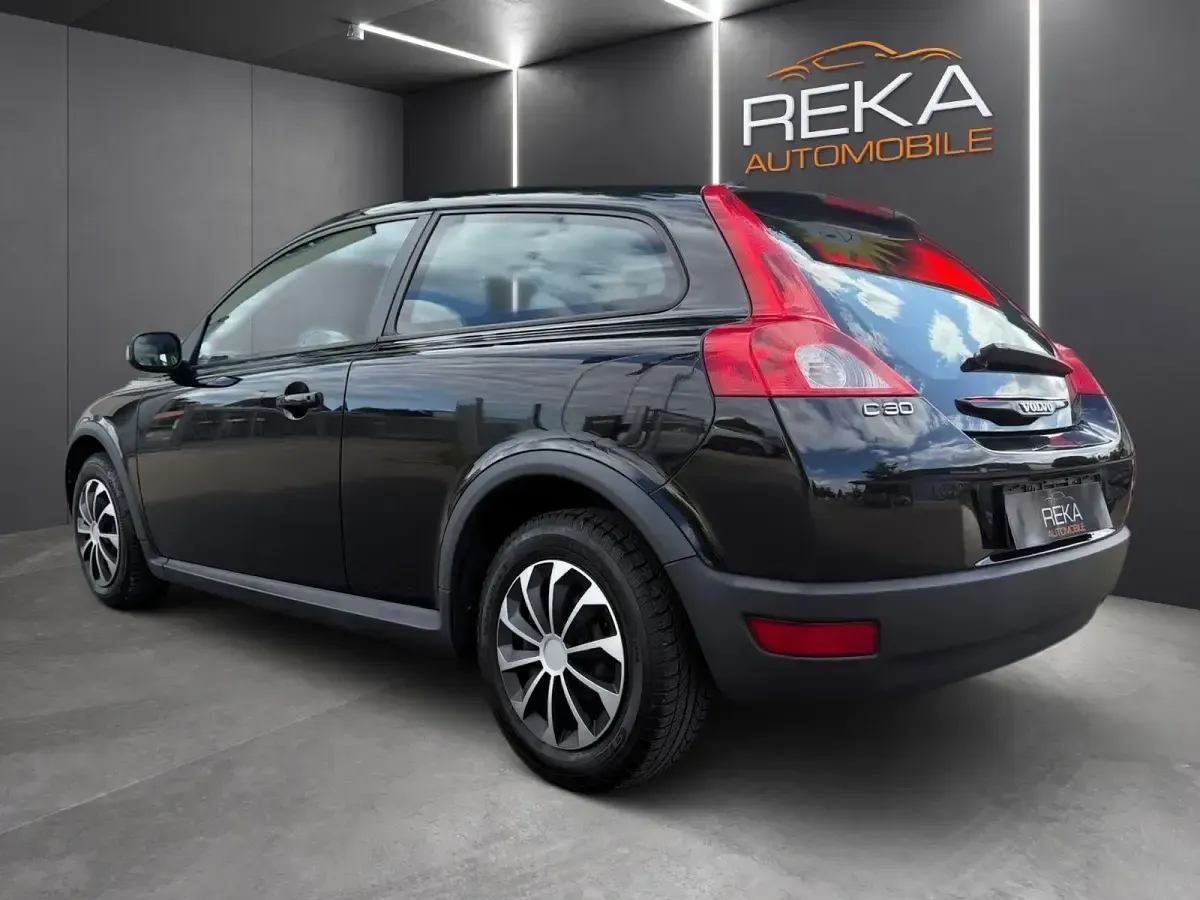 Używany Volvo C30 Summum 109 KM (80 kW) 2007 Czarny Hatchback