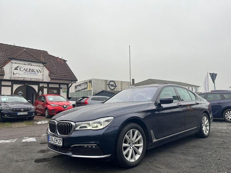 Gebraucht BMW 750 Performance 400 PS (294 kW) 2018 Imperialblau brillanteffekt me Limousine