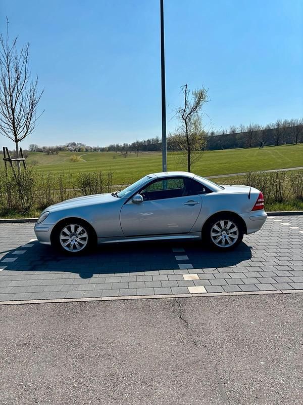 Gebraucht Mercedes SLK230 196 PS (144 kW) 2000 Silber Cabrio