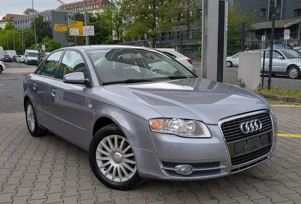 Gebraucht Audi A4 131 PS (96 kW) 2005 Silber Limousine