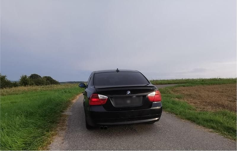 Gebraucht BMW 330 231 PS (169 kW) 2008 Schwarz Limousine