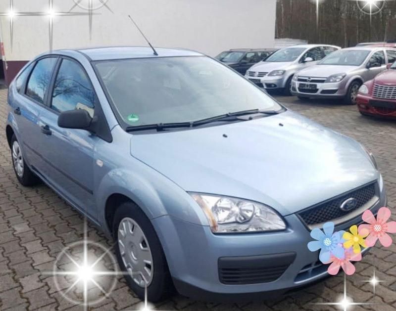 Blau Gebraucht 2006 Ford Focus Limousine | 880 € (Superpreis) - Bild 1/4