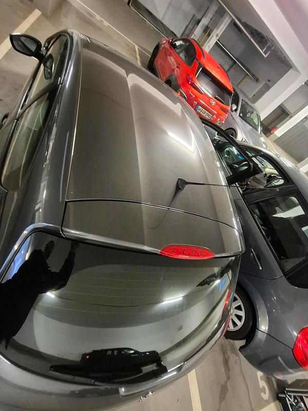 Gebraucht Peugeot 208 68 PS (50 kW) 2014 Grau Kleinwagen