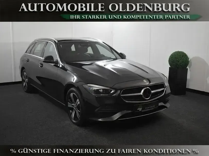 Gebraucht Mercedes C300 Avantgarde 265 PS (194 kW) 2022 Schwarz Kombi