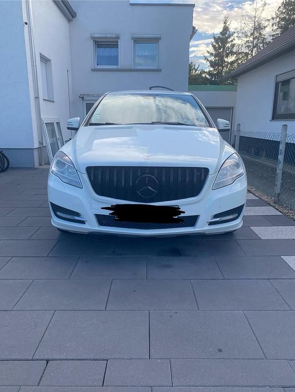Weiß Gebraucht 2011 Mercedes R350 Van / Kleinbus | 12.500 € (Fairer Preis) - Bild 1/4